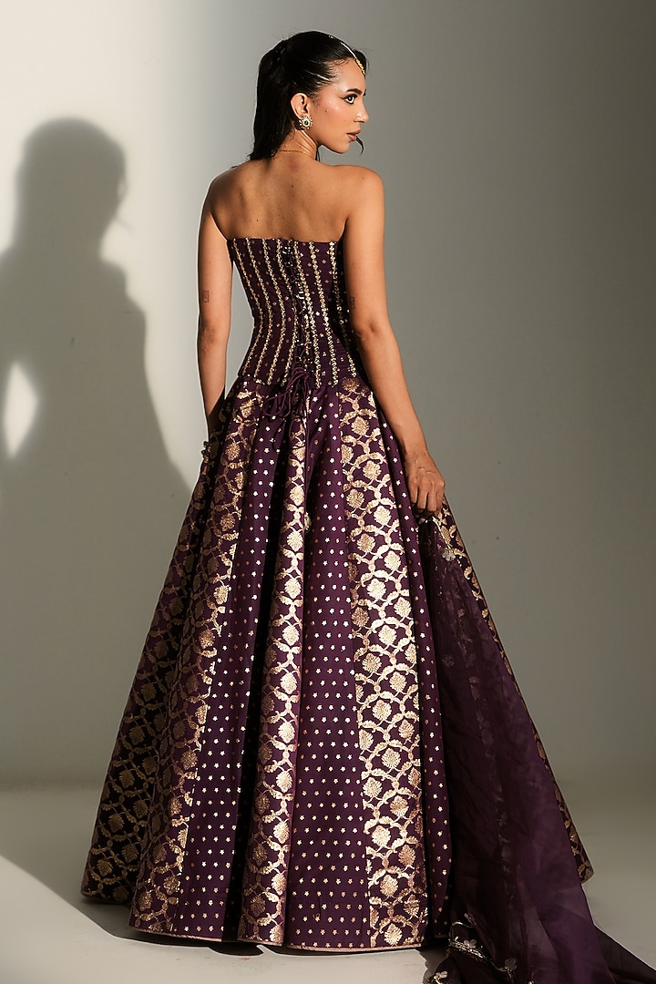 Grape Vine Banarasi Chanderi Hand Embroidered Wedding Lehenga Set by Mahima Mahajan at Pernia's Pop Up Shop