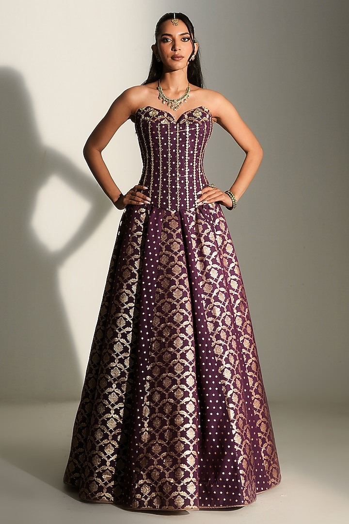 Grape Vine Banarasi Chanderi Hand Embroidered Wedding Lehenga Set by Mahima Mahajan at Pernia's Pop Up Shop