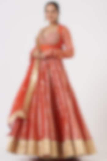 Red Embroidered Anarkali Set by Mahima Mahajan at Pernia's Pop Up Shop