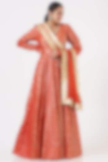 Red Banarasi Chanderi Wedding Anarkali Set by Mahima Mahajan at Pernia's Pop Up Shop