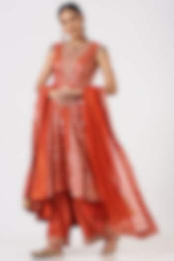 Red Chanderi Embroidered Wedding Anarkali Set by Mahima Mahajan at Pernia's Pop Up Shop
