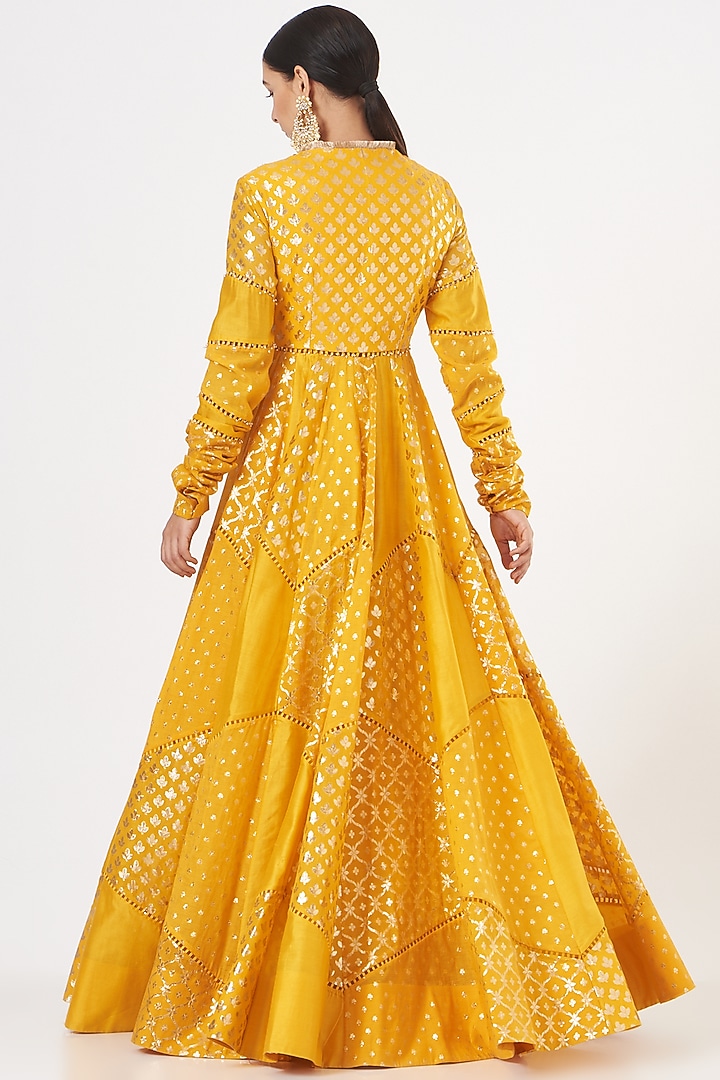 Mustard Banarasi Embroidered Jacket Set by Mahima Mahajan at Pernia's Pop Up Shop