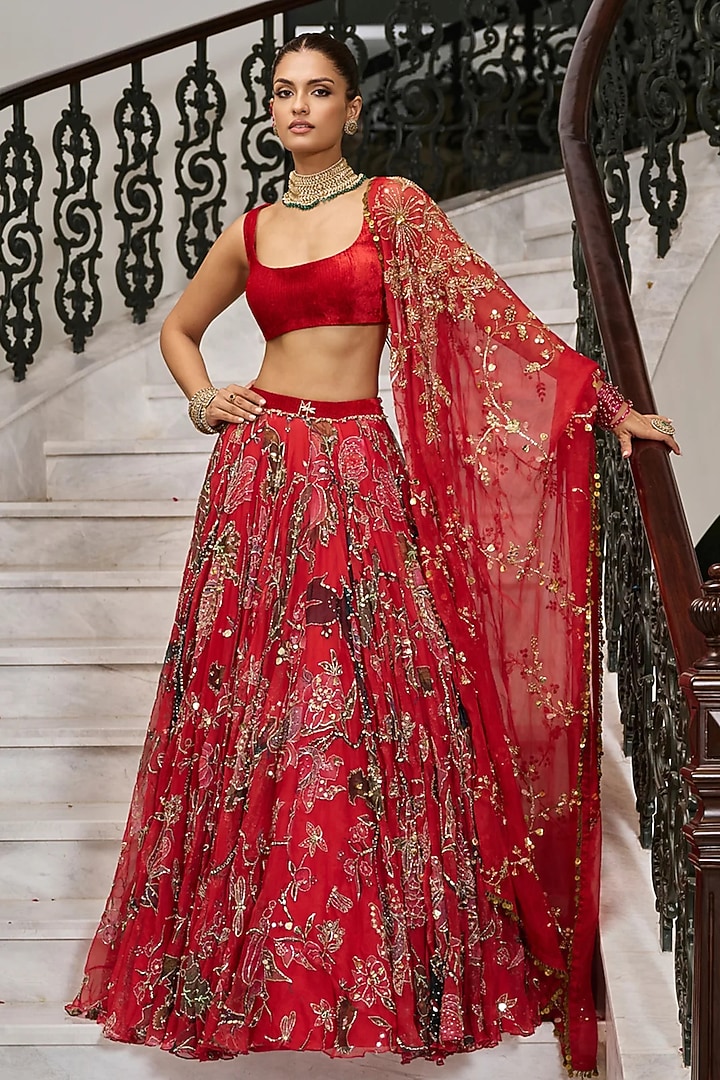 Lahoo Red Silk Organza Embroidered Bridal Lehenga Set by Mahima Mahajan at Pernia's Pop Up Shop