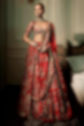 Lahoo Red Silk Organza Floral Embroidered Bridal Bridal Lehenga Set by Mahima Mahajan at Pernia's Pop Up Shop