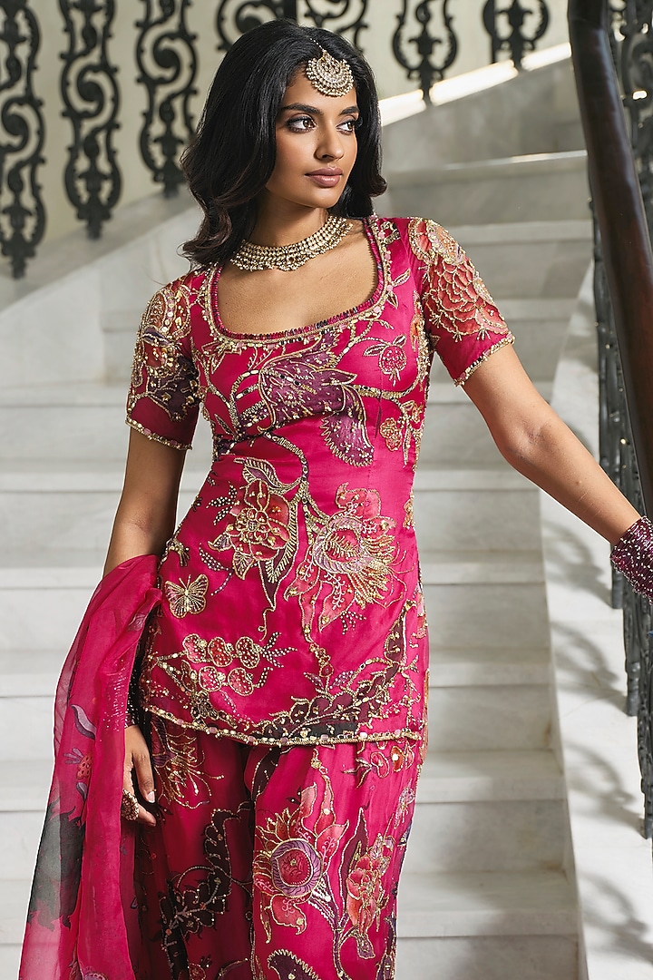 Rani Pink Silk Organza Embroidered Straight Kurta Set by Mahima Mahajan at Pernia's Pop Up Shop