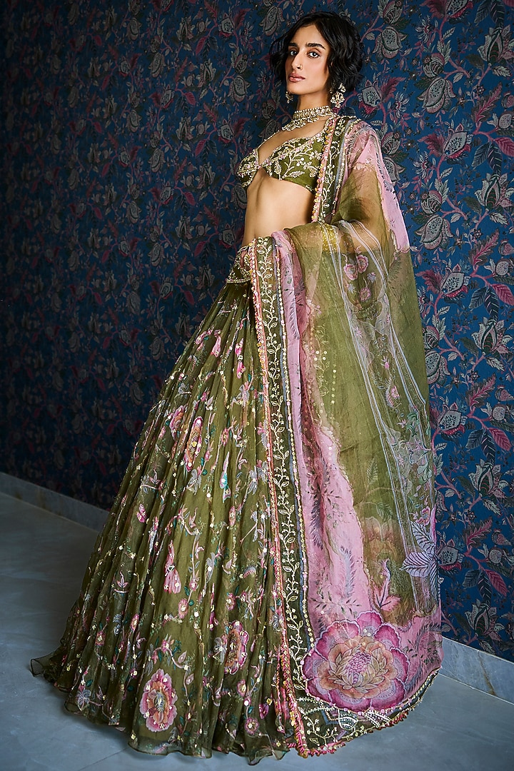 Heena Green Silk Organza Printed & Embroidered Wedding Lehenga Set by Mahima Mahajan at Pernia's Pop Up Shop