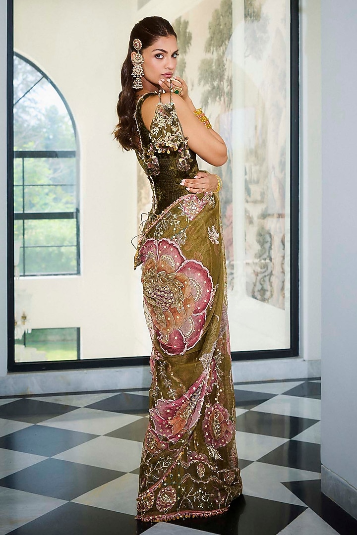 Heena Green Silk Organza Embroidered Reception Saree Set by Mahima Mahajan at Pernia's Pop Up Shop