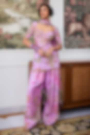 Powder Lilac Silk Organza Floral Embroidered Kurta Set by Mahima Mahajan at Pernia's Pop Up Shop