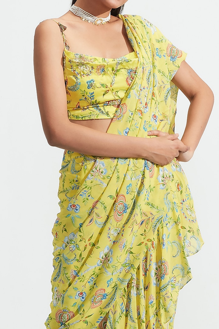 Yellow Printed Pre-Stitched Wedding Saree Set by Mahima Mahajan at Pernia's Pop Up Shop