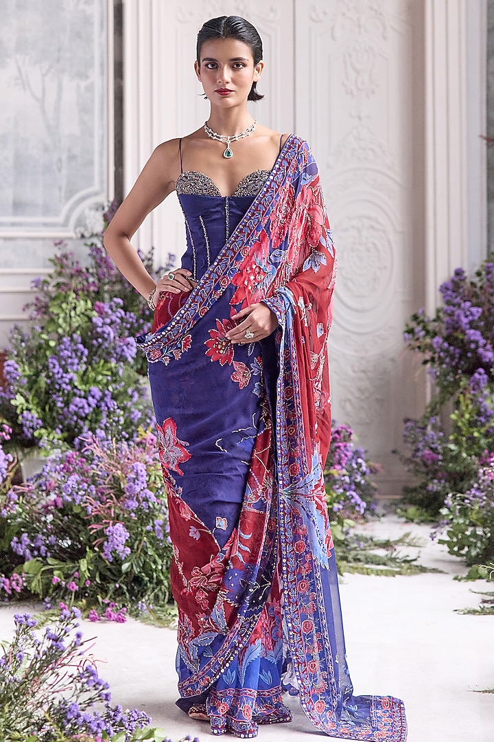 Royal Red Silk Organza Embroidered & Printed Pre-Draped Reception Saree Set by Mahima Mahajan at Pernia's Pop Up Shop