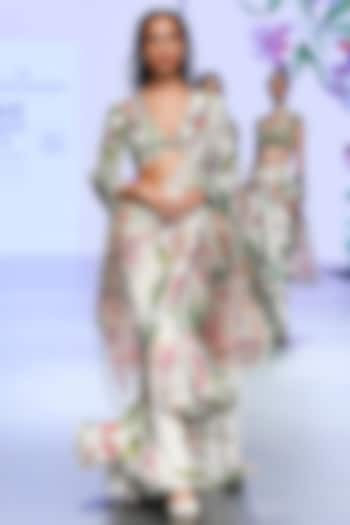 Ivory Georgette Pre-Draped Wedding Saree Set by Mahima Mahajan at Pernia's Pop Up Shop