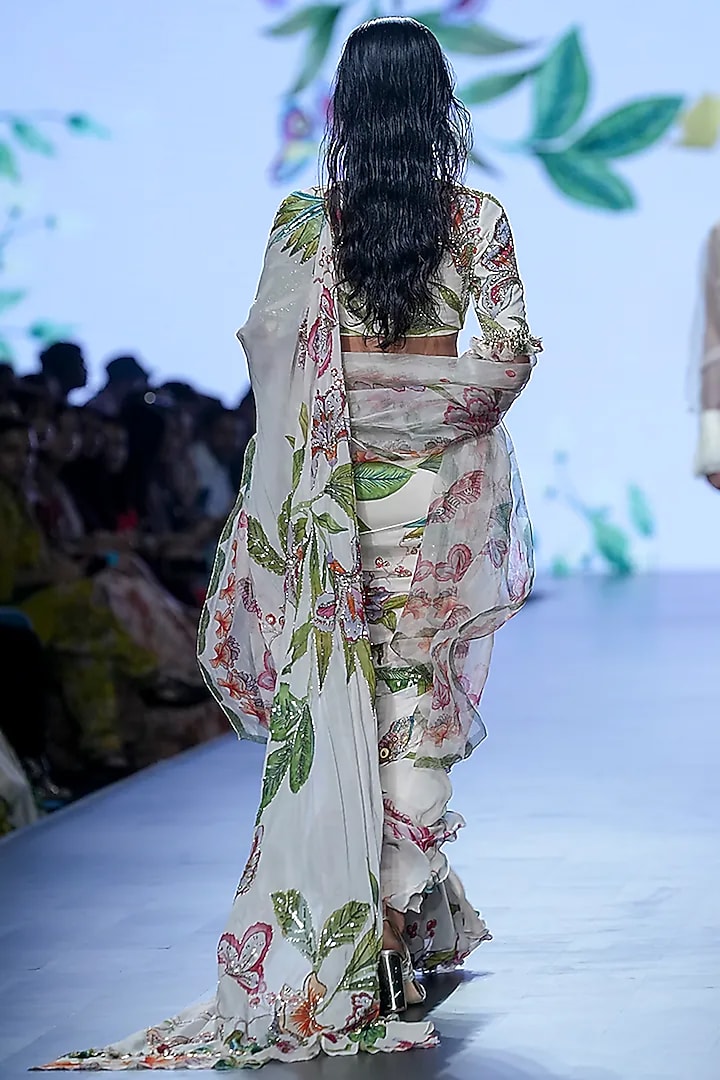 Ivory Georgette Pre-Draped Wedding Saree Set by Mahima Mahajan at Pernia's Pop Up Shop