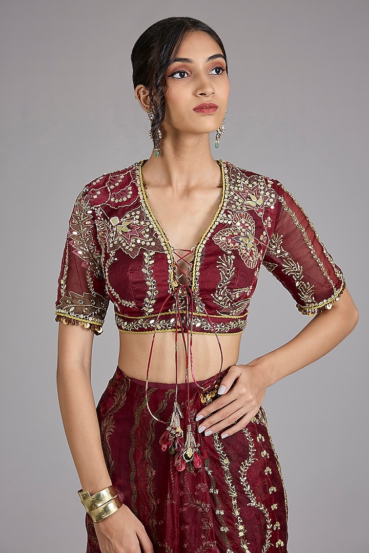 Sindoori Red Organza Hand Embroidered Pre-Draped Reception Saree Set by Mahima Mahajan at Pernia's Pop Up Shop