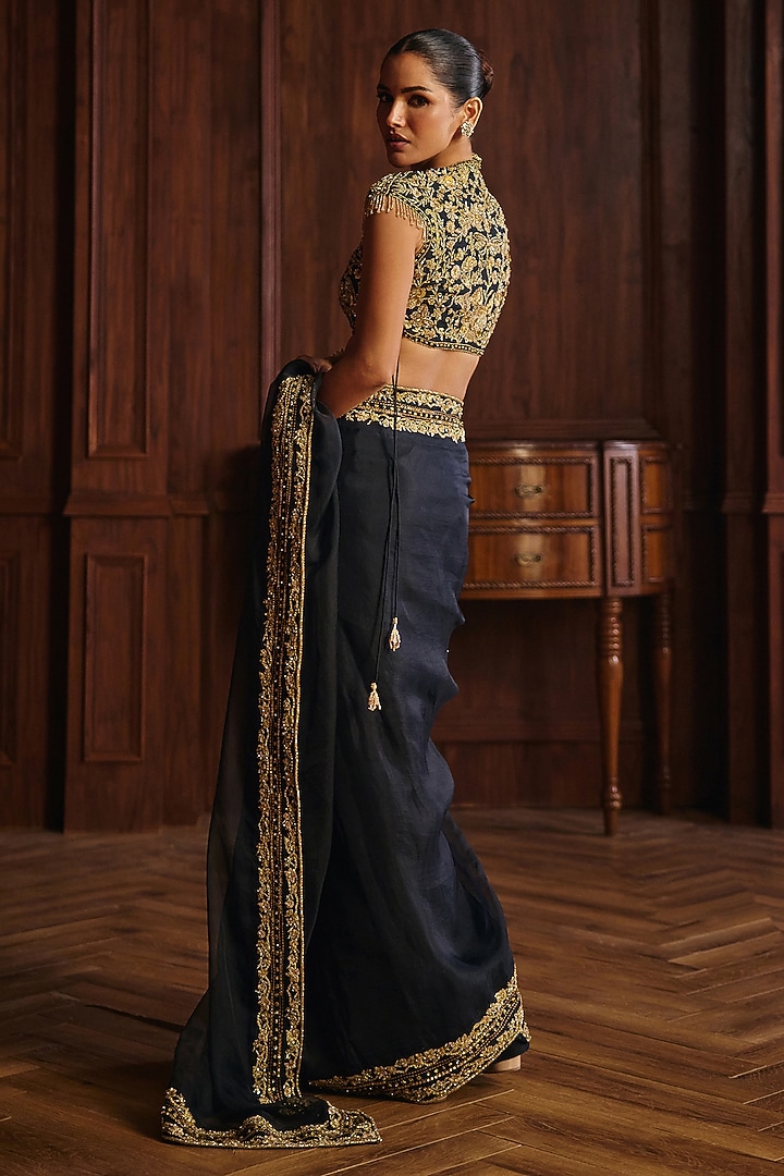 Black Silk Organza Embroidered Reception Saree Set by Mahima Mahajan at Pernia's Pop Up Shop