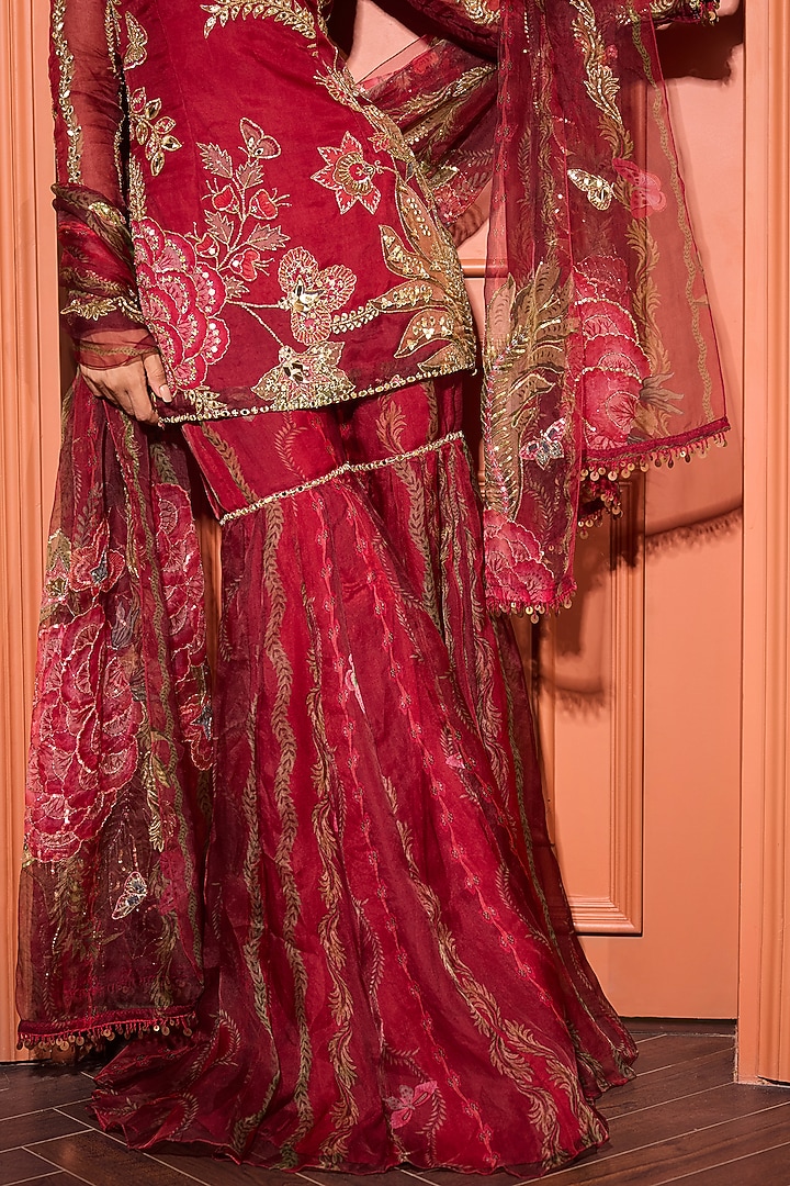 Sindoori Red Organza Gharara Set by Mahima Mahajan at Pernia's Pop Up Shop