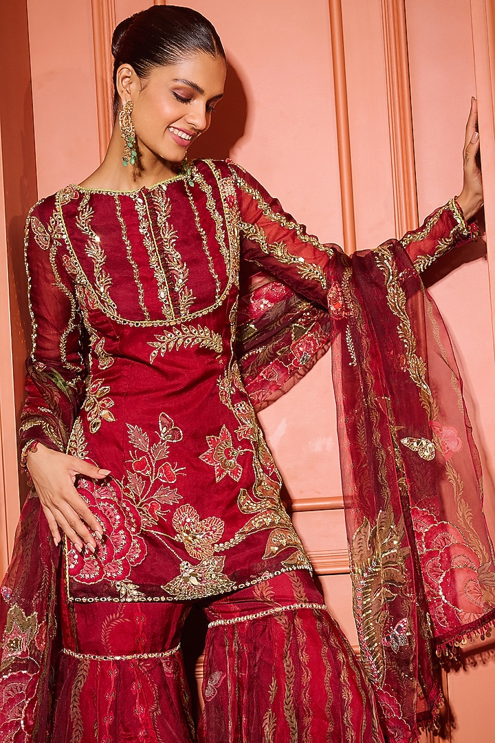 Sindoori Red Organza Gharara Set by Mahima Mahajan at Pernia's Pop Up Shop