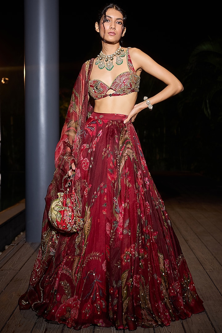 Sindoori Red Organza Hand Embroidered  dulhan bday 22 may Lehenga Set by Mahima Mahajan at Pernia's Pop Up Shop