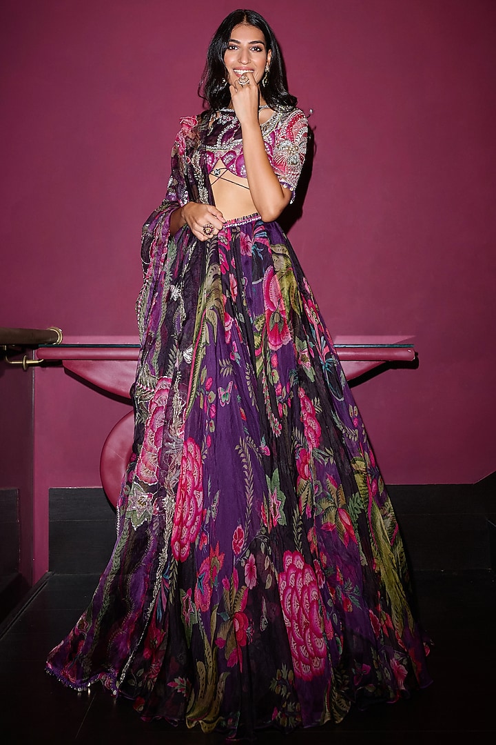 Grapevine Organza Wedding Lehenga Set by Mahima Mahajan at Pernia's Pop Up Shop