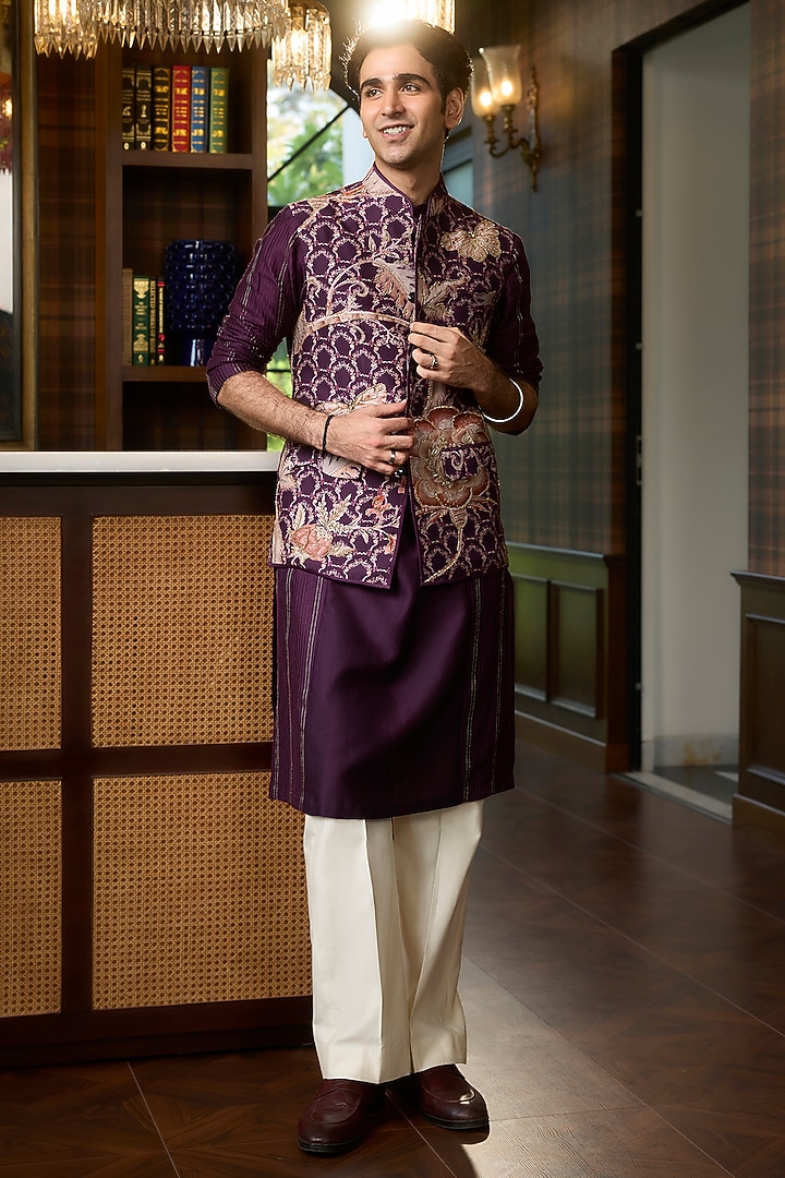 Jamun Purple Silk Chanderi Floral Printed Bundi Jacket Set by Mahima Mahajan Men at Pernia's Pop Up Shop