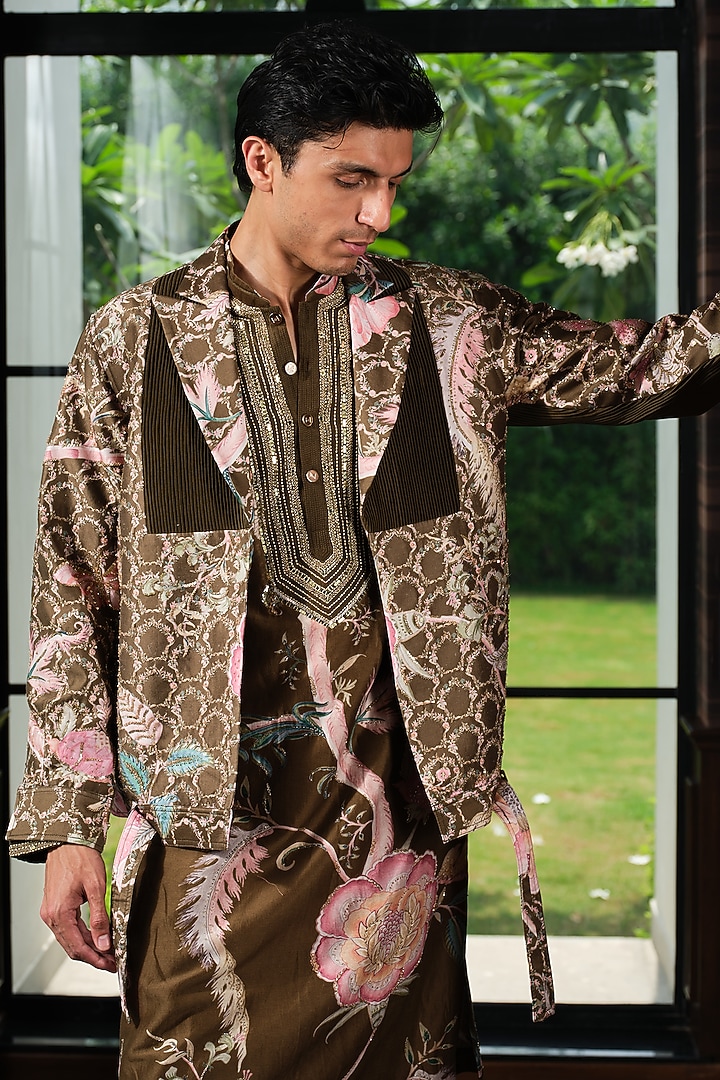 Green Silk Chanderi Floral Printed & Embroidered Bundi Jacket Set by Mahima Mahajan Men at Pernia's Pop Up Shop
