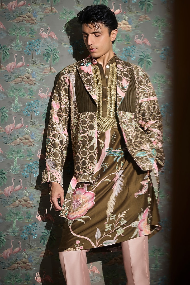 Green Silk Chanderi Floral Printed & Embroidered Bundi Jacket Set by Mahima Mahajan Men at Pernia's Pop Up Shop