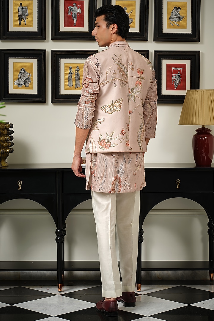 Melon Pink Silk Chanderi Embroidered Bundi Jacket Set by Mahima Mahajan Men at Pernia's Pop Up Shop
