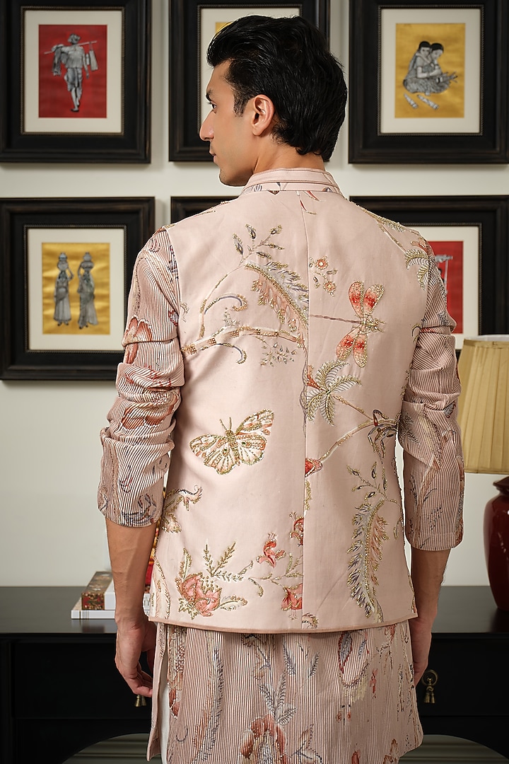 Melon Pink Silk Chanderi Embroidered Bundi Jacket Set by Mahima Mahajan Men at Pernia's Pop Up Shop