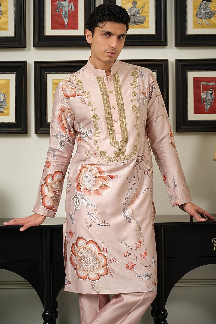 Melon Pink Silk Chanderi Printed & Embellished Kurta Set by Mahima Mahajan Men at Pernia's Pop Up Shop
