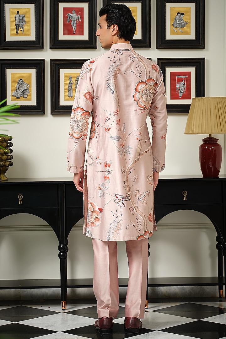 Melon Pink Silk Chanderi Printed & Embellished Kurta Set by Mahima Mahajan Men at Pernia's Pop Up Shop