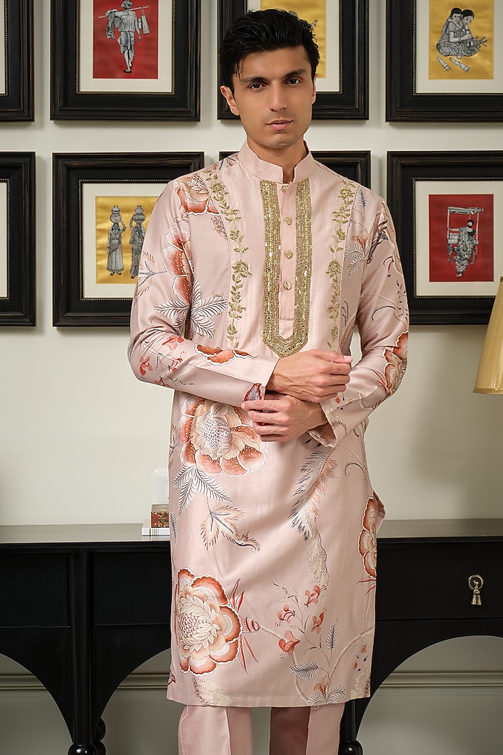 Melon Pink Silk Chanderi Printed & Embellished Kurta Set by Mahima Mahajan Men at Pernia's Pop Up Shop