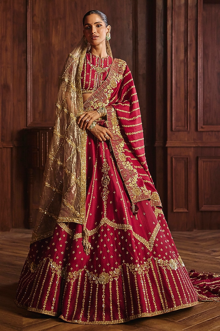 Crimson Red Silk Chanderi Embroidered Bridal Bridal Lehenga Set by Mahima Mahajan at Pernia's Pop Up Shop