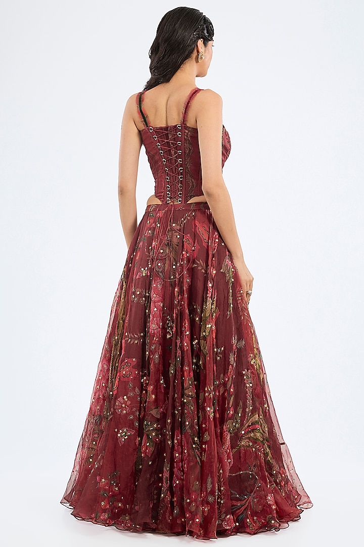 Sindoori Red Organza Embellished Wedding Lehenga Set by Mahima Mahajan at Pernia's Pop Up Shop