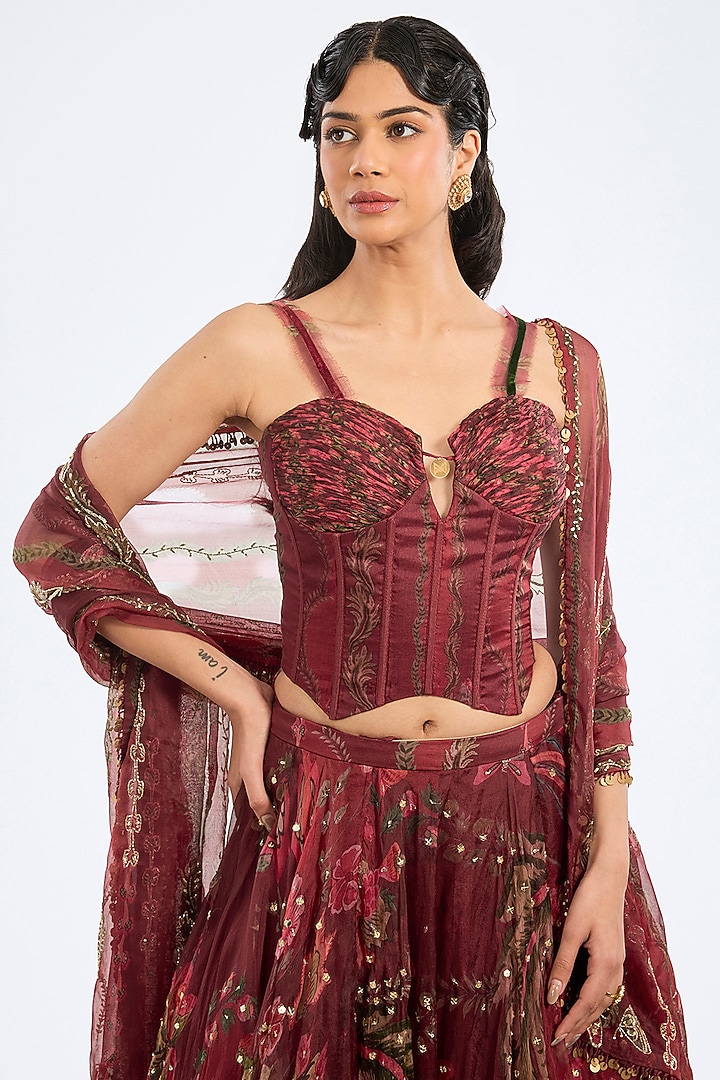 Sindoori Red Organza Embellished Wedding Lehenga Set by Mahima Mahajan at Pernia's Pop Up Shop