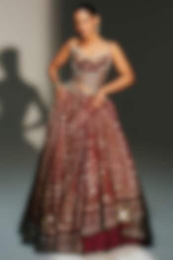 Sindoori Red Banarasi Silk Chanderi Hand Embroidered Bridal Lehenga Set by Mahima Mahajan at Pernia's Pop Up Shop