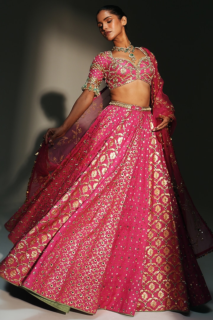 Rani Pink Banarasi Silk Chanderi Hand Embroidered Bridal Lehenga Set by Mahima Mahajan at Pernia's Pop Up Shop