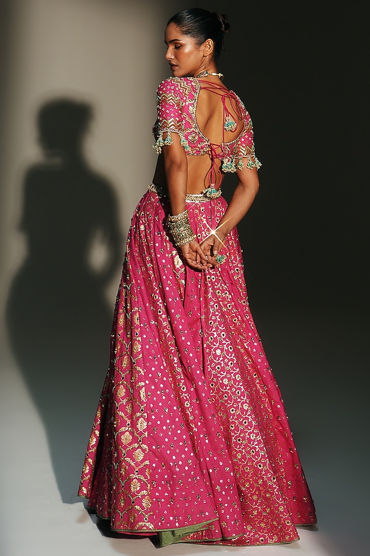 Rani Pink Banarasi Silk Chanderi Hand Embroidered Bridal Lehenga Set by Mahima Mahajan at Pernia's Pop Up Shop
