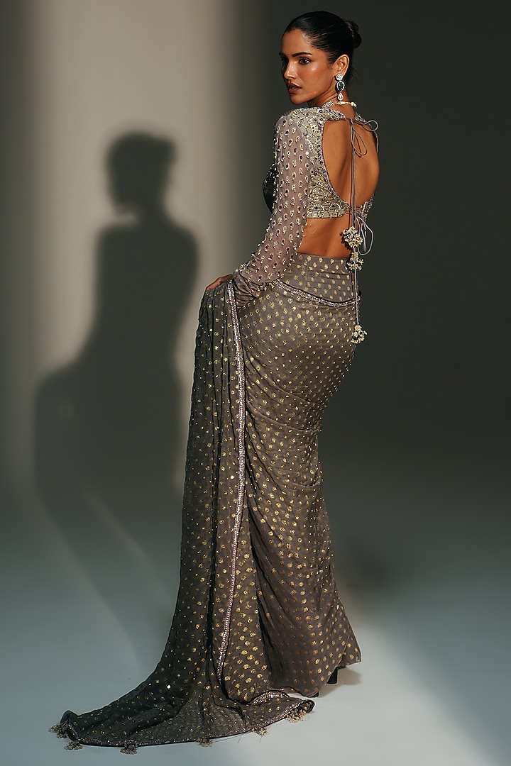 Platinum Banarasi Silk Chanderi Pre-Draped Reception Saree Set by Mahima Mahajan at Pernia's Pop Up Shop