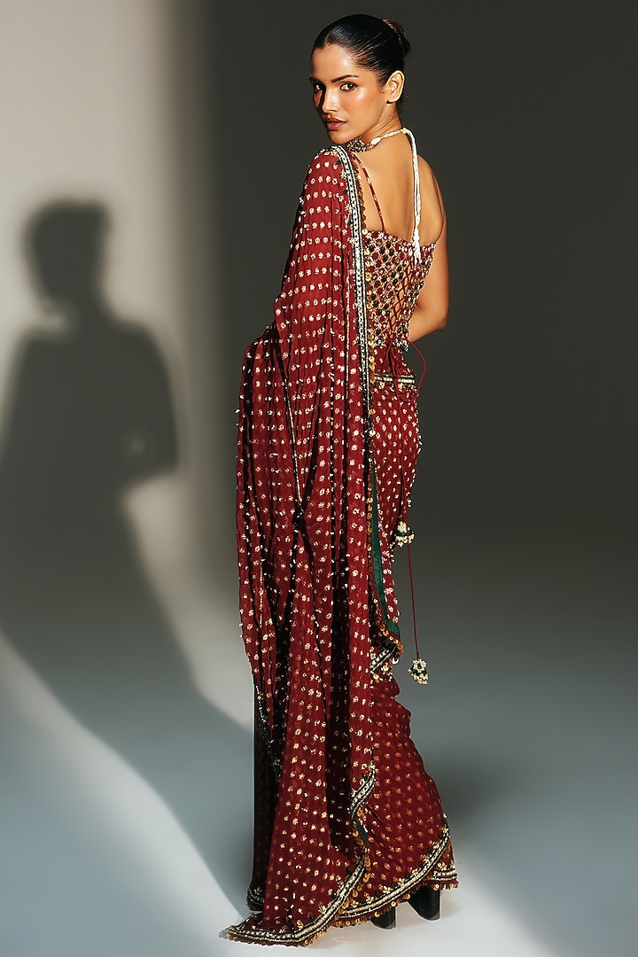 Sindoori Red Banarasi Georgette Embroidered Pre-Draped Reception Saree Set by Mahima Mahajan at Pernia's Pop Up Shop