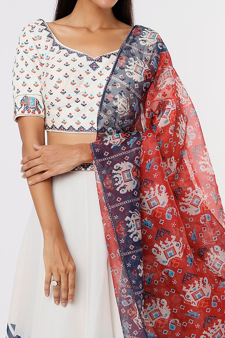 White Printed Lehenga Set by Magic Mirror at Pernia's Pop Up Shop