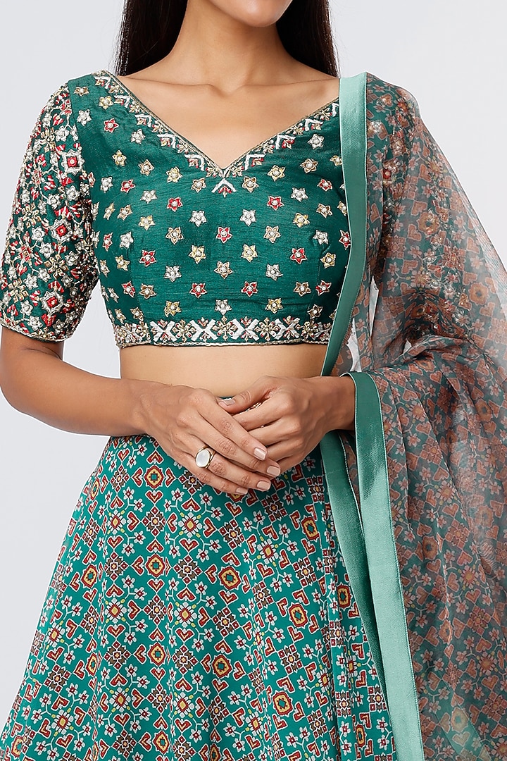 Pine Green Printed Lehenga Set by Magic Mirror at Pernia's Pop Up Shop