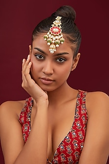 Gold Finish Red Kundan Polki & Pearl Maang Tikka by Moh-Maya by Disha Khatri-MAANG TIKKA
