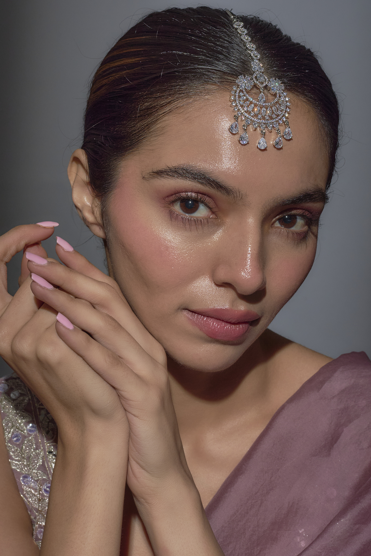 Shop One Side Maang Tikka for Women Online from India s Luxury Designers 2024