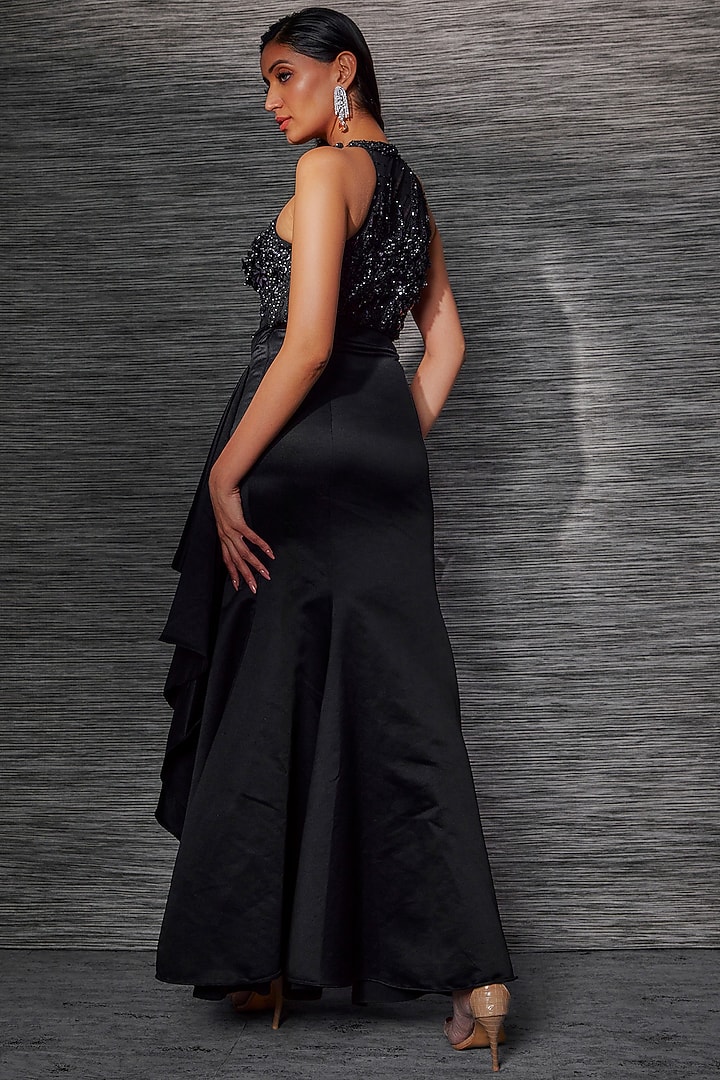 Black Satin Embroidered Fishcut Engagement Gown by Mehak Murpana at Pernia's Pop Up Shop
