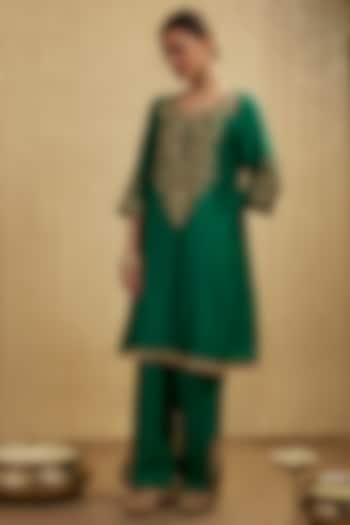 Peacock Green Silk Chanderi Embroidered Kurta Set by Mehak Murpana at Pernia's Pop Up Shop