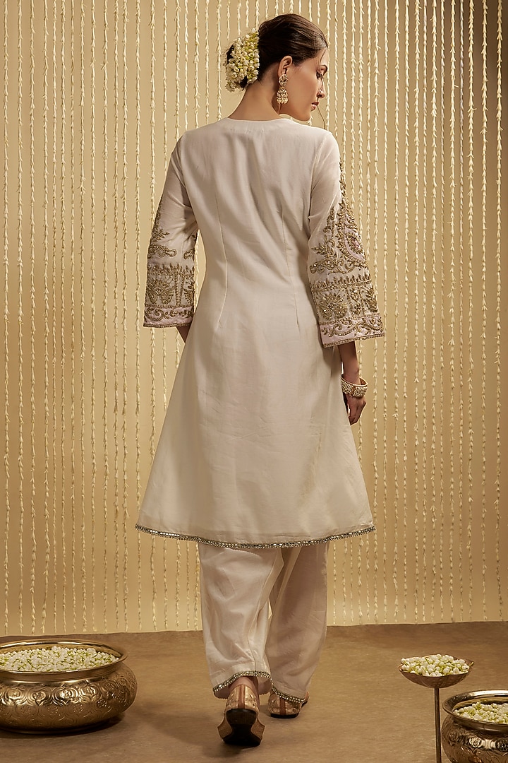 Ivory Silk Chanderi Embroidered Kurta Set by Mehak Murpana at Pernia's Pop Up Shop