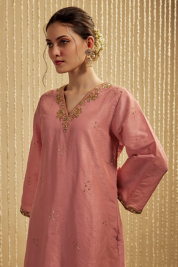Coral Pink Dupion Silk Embroidered Kurta Set by Mehak Murpana at Pernia's Pop Up Shop