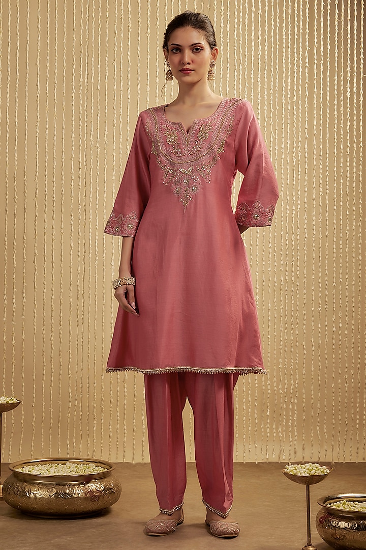 Coral Pink Silk Chanderi Embroidered Kurta Set by Mehak Murpana at Pernia's Pop Up Shop