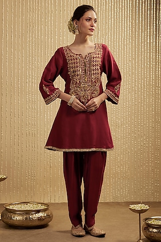 Red Silk Chanderi Embroidered Kurta Set by Mehak Murpana