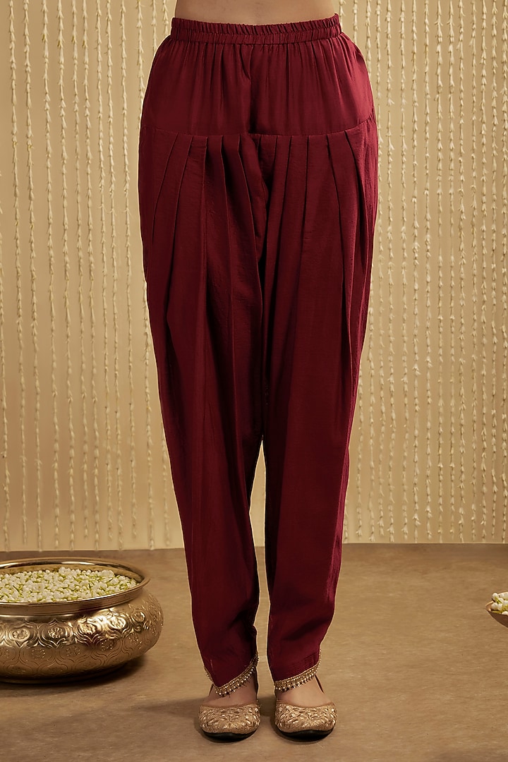 Red Silk Chanderi Embroidered Kurta Set by Mehak Murpana at Pernia's Pop Up Shop