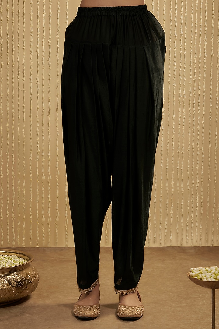 Dark Green Silk Chanderi Embroidered Kurta Set by Mehak Murpana at Pernia's Pop Up Shop